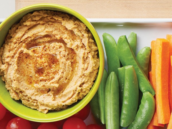 Hummus on veggie tray