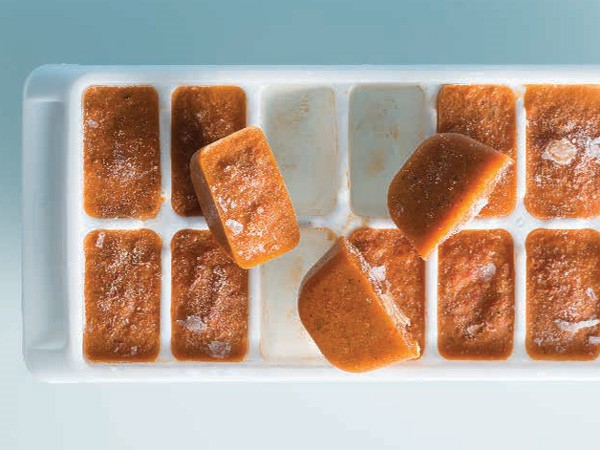 Pepper sauce starter in ice cube tray