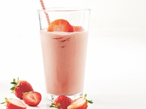 strawberry shake with optional protein and creatine