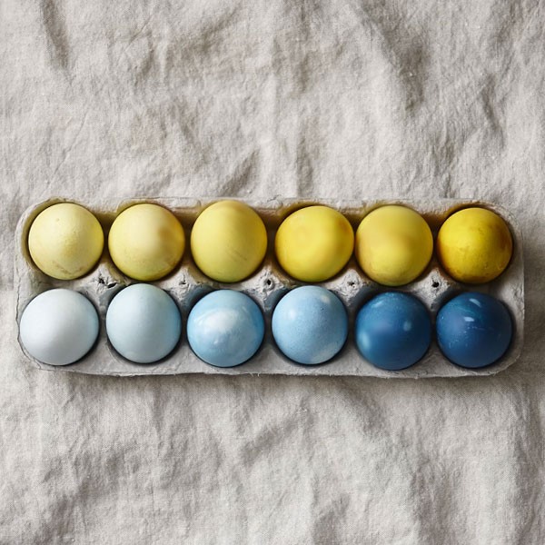 How to Make Natural-Dyed Easter Eggs | Hy-Vee