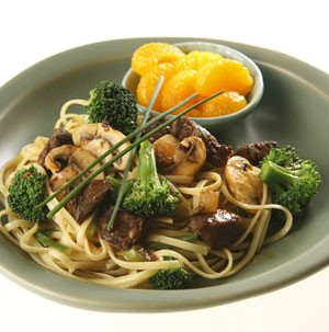 Beef and Vegetable Lo Mein served with side of Mandarin Oranges