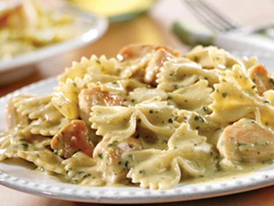 Creamy Pesto Chicken And Bow Ties Hy Vee