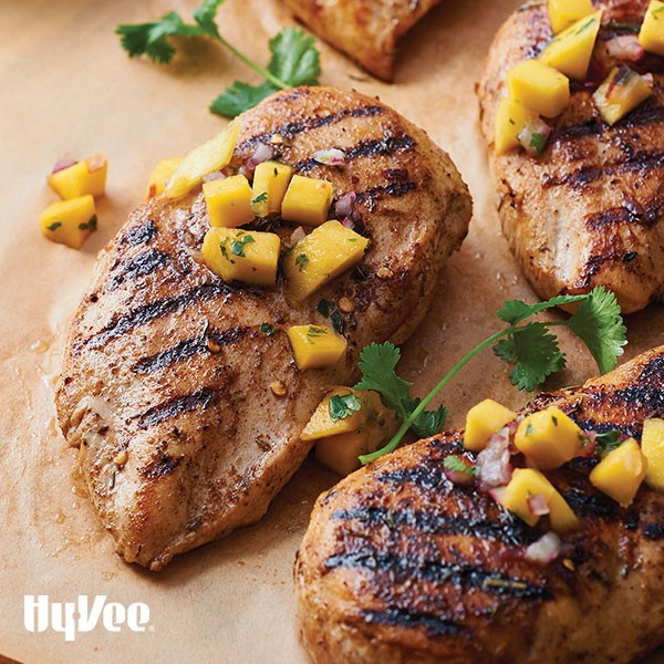 Grilled chicken with diced mangoes and cilantro