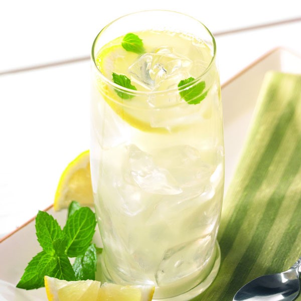 Lemonade with Mint Leaves