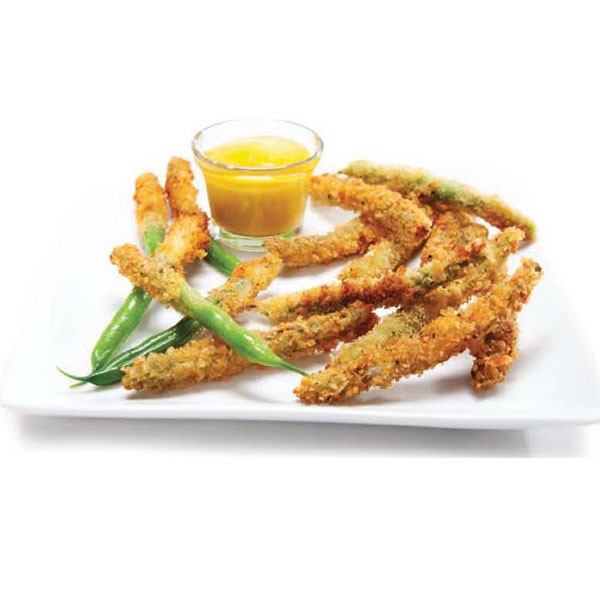 Battered and fried green beans with dipping sauce on the side